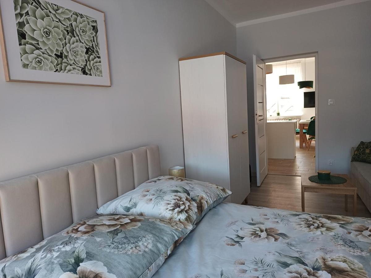 Szmaragdowy Apartament Przy Ulicy Opolskiej Tarnowskie Góry Eksteriør bilde